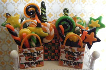 HALLOWEEN CANDY & SWEETS